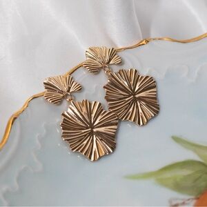 ✨Free People Freya Gold Drop Earrings